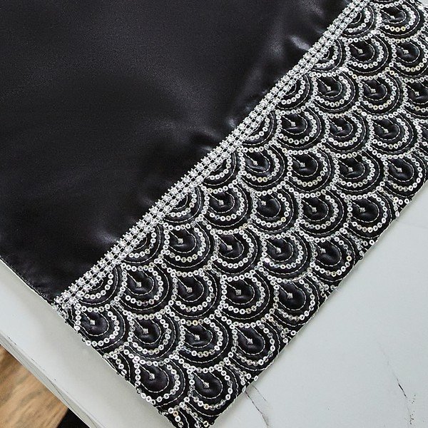 Tekstilni pogrinjki v kompletu 4 ks 30x46 cm Deco Sequin – Catherine Lansfield-image-1