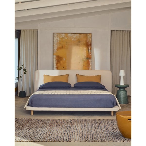 Bež oblazinjena zakonska postelja 180x200 cm Odum – Kave Home-image-3