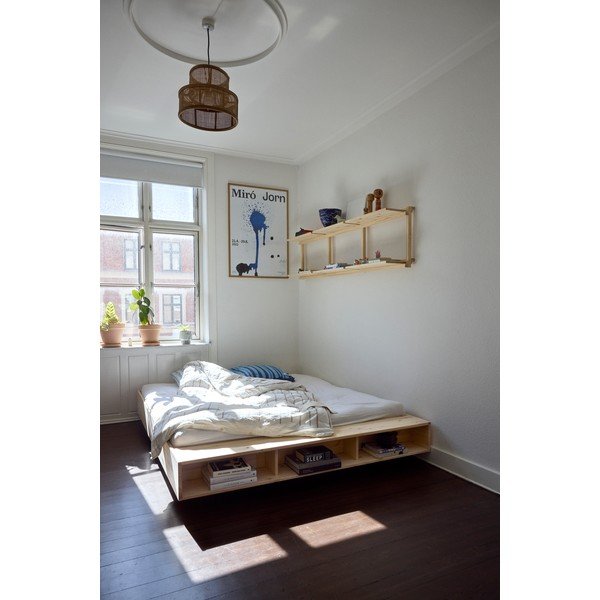 Zakonska postelja iz masivnega bora z letvenim dnom 180x200 cm Merge – Karup Design-image-1