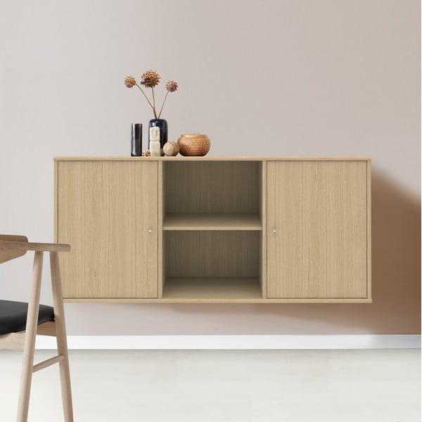 Nizka stenska komoda v hrastovem dekorju v naravni barvi 133x61 cm Mistral – Hammel Furniture-image-1