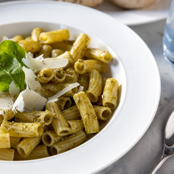 Globok krožnik iz belega porcelana Mikasa Ridget, ø 30 cm-image-1