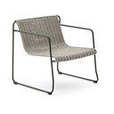 Prašno zelen kovinski vrtni fotelj Maurina – Kave Home