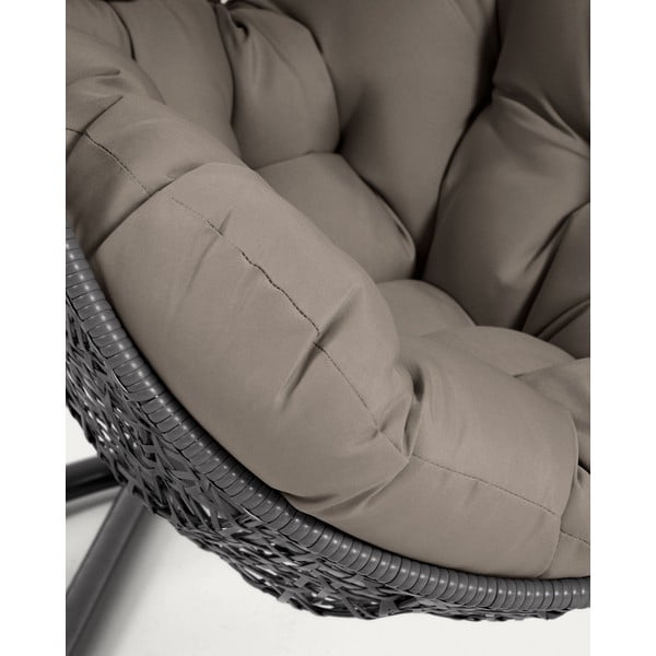 Temno siv viseči vrtni fotelj iz umetnega ratana Florina – Kave Home-image-4