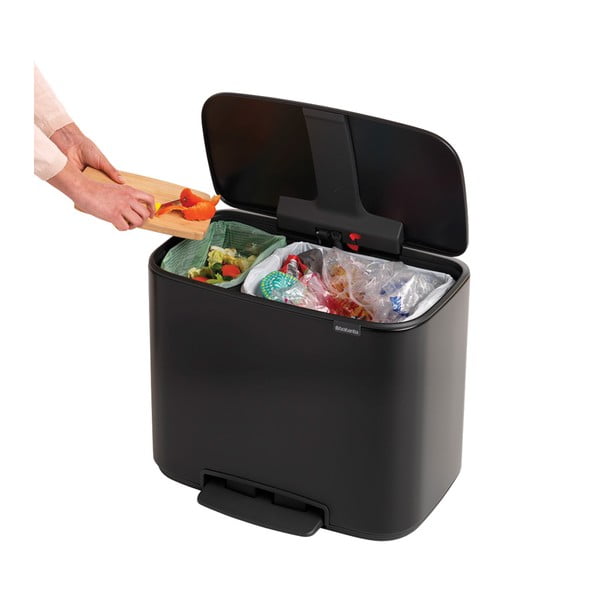 Mat črn jeklen koš za smeti za ločevanje odpadkov s pedalom 34 l Bo – Brabantia-image-1