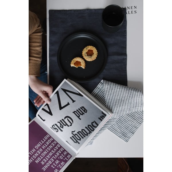 Temno siv platnen pogrinjek Linen Tales, 35 x 45 cm-image-2