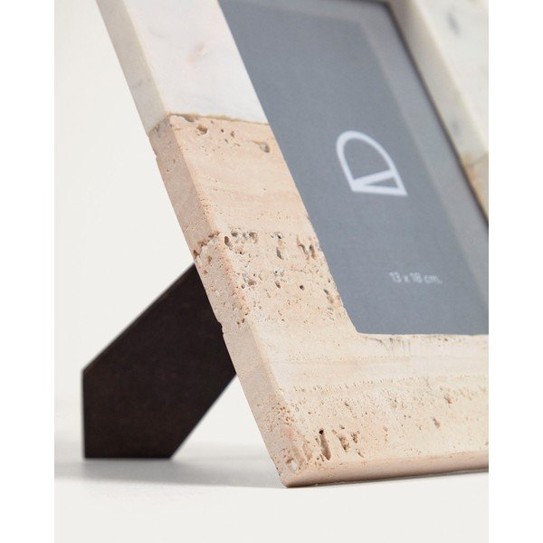 Bel kamnit stoječ okvir 18x23 cm Uria – Kave Home-image-2