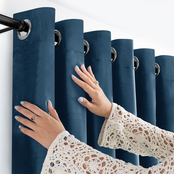 Modra žametna zavesa za delno zatemnitev 265x175 cm Velto – Filumi-image-3