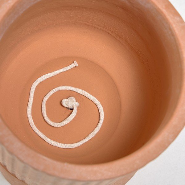 Glinen cvetlični lonec na lesenem podstavku Kave Home Suba, višina 32 cm-image-2