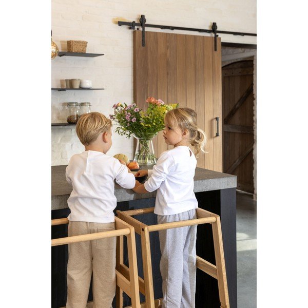 Stolček pomagalček iz masivnega hrasta v naravni barvi Forrest – Vipack-image-3