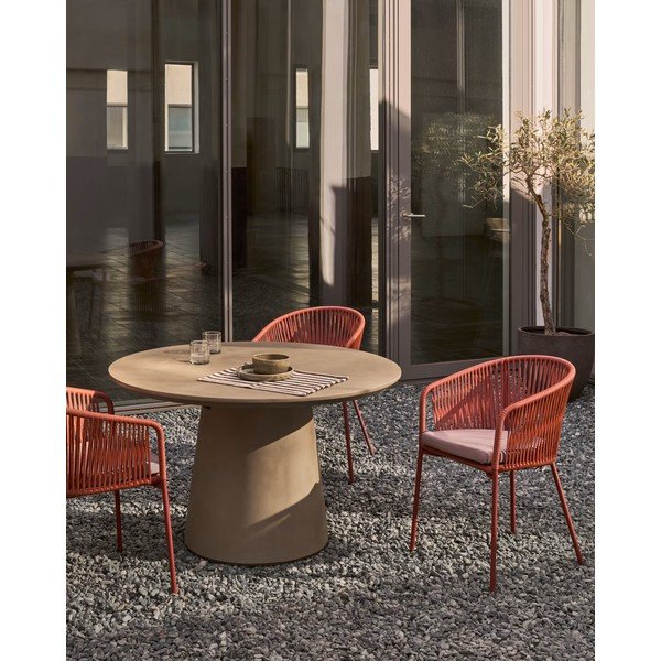 Betonska zunanja jedilna miza Kave Home Itai, ⌀ 120 cm-image-1