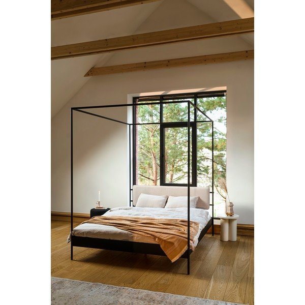 Črna/bež jeklena oblazinjena zakonska postelja z ogrodjem za baldahin z letvenim dnom 200x200 cm Eton – noo.ma-image-1