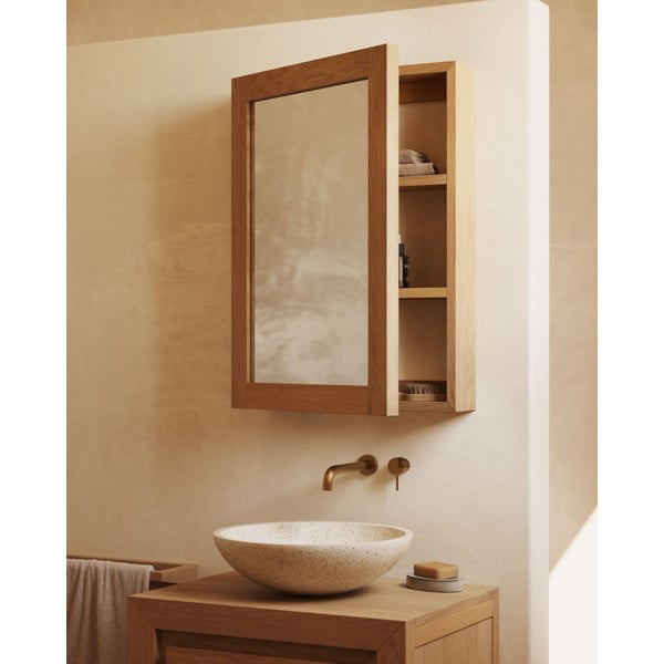 Stenska kopalniška omarica z ogledalom iz masivnega tika 50x70 cm Plubia – Kave Home-image-1