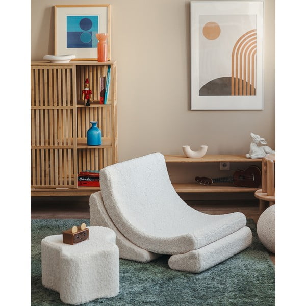 Kremno bel otroški fotelj iz tkanine bouclé Moon – Wigiwama-image-4