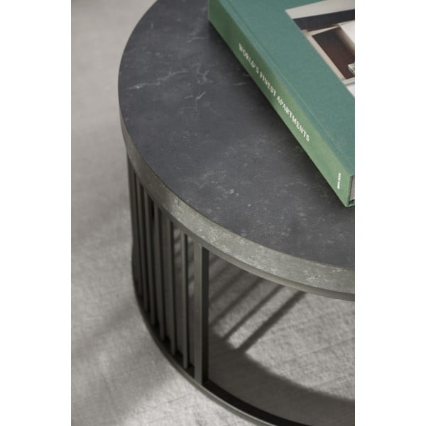 Črna okrogla mizica z mizno ploščo v marmornem dekorju ø 65 cm Strington – Actona-image-2