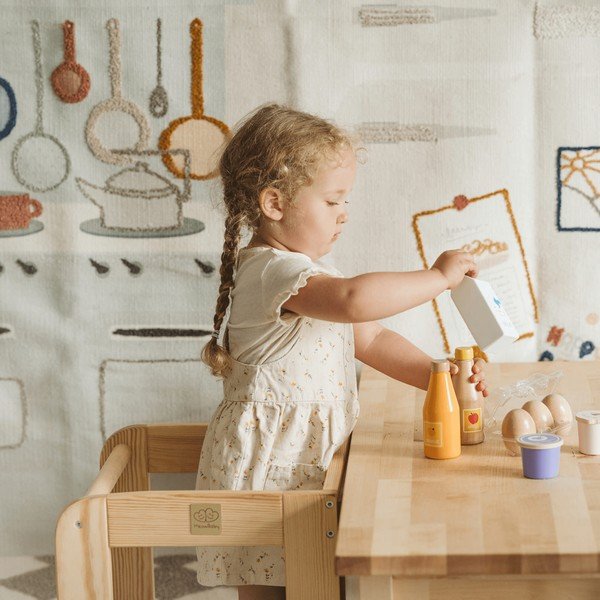 Stolček pomagalček iz masivnega bora v bež in naravni barvi Montessori – Meowbaby-image-1