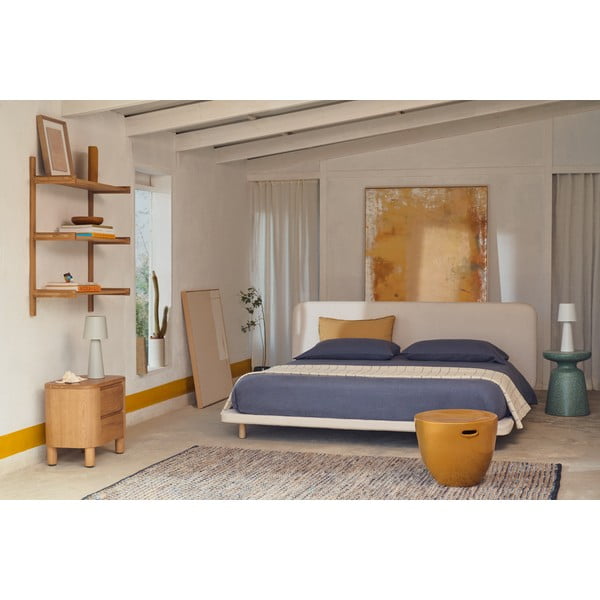 Bež oblazinjena zakonska postelja 180x200 cm Odum – Kave Home-image-1