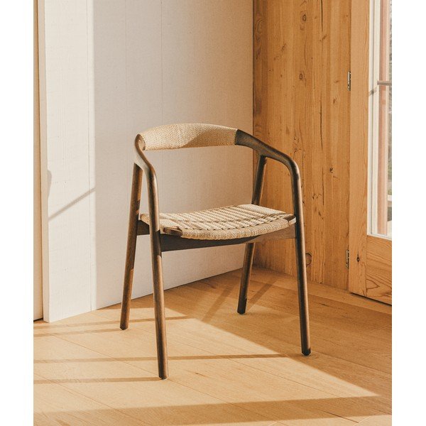 Jedilni stol z nasloni za roke v temni naravni barvi Derile – Kave Home-image-1