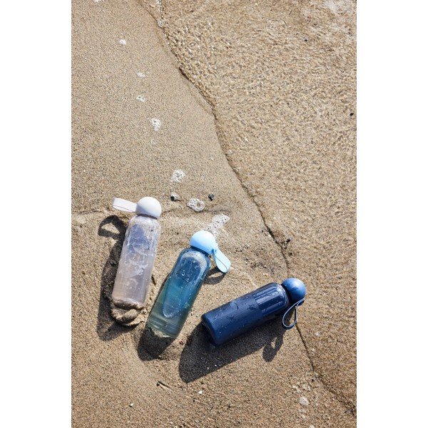 Svetlo modra steklenica za vodo za na pot iz reciklirane plastike 600 ml Ture – Sagaform-image-1