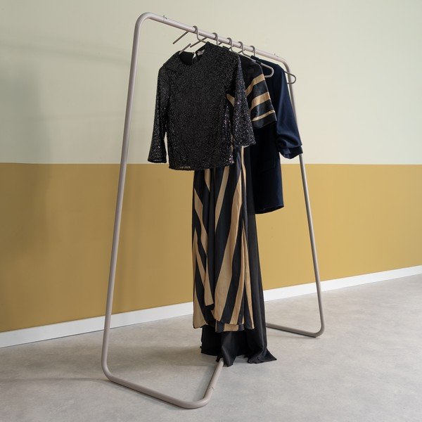 Sivorjavo jekleno stojalo za oblačila 118x160x57 cm Hang-On – Spinder Design-image-1