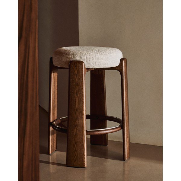 Barski stol iz masivnega jesena v bež in temni naravni barvi (višina sedeža 65 cm) Granite – Kave Home-image-1