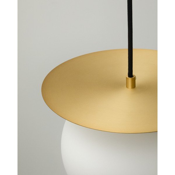 Bela/v zlati barvi kovinska viseča svetilka s steklenim senčilom ø 25 cm Brisia – Kave Home-image-3