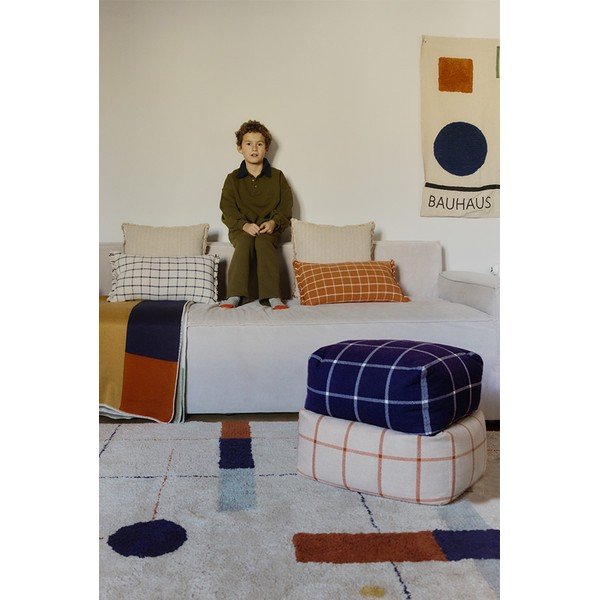 Temno moder tabure Geo Block – Lorena Canals-image-2