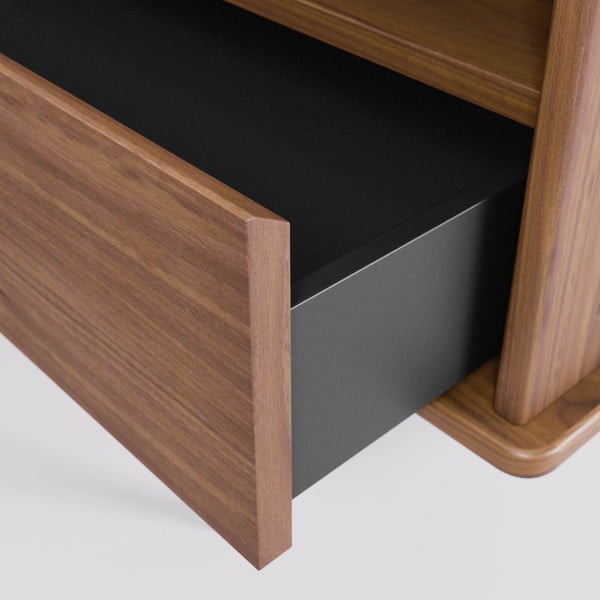 TV omarica iz orehovega lesa Kave Home Carolin-image-4