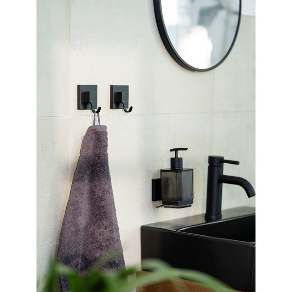 Črni plastični obešalniki v kompletu 2 ks z namestitvijo brez vrtanja Quadro – Wenko-image-1