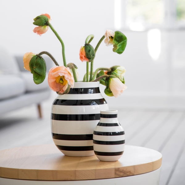 Črno-bela keramična vaza Kähler Design Omaggio, višina 20 cm-image-1