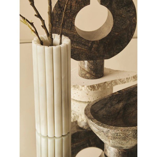 Bela vaza iz marmorja (višina 20 cm) Savio – Premier Housewares-image-1
