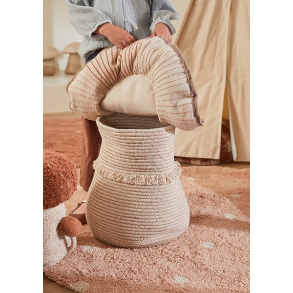 Svetlo rožnata pralna ročno tkana bombažna otroška preproga ø140 cm Round Dot Rose – Lorena Canals-image-4