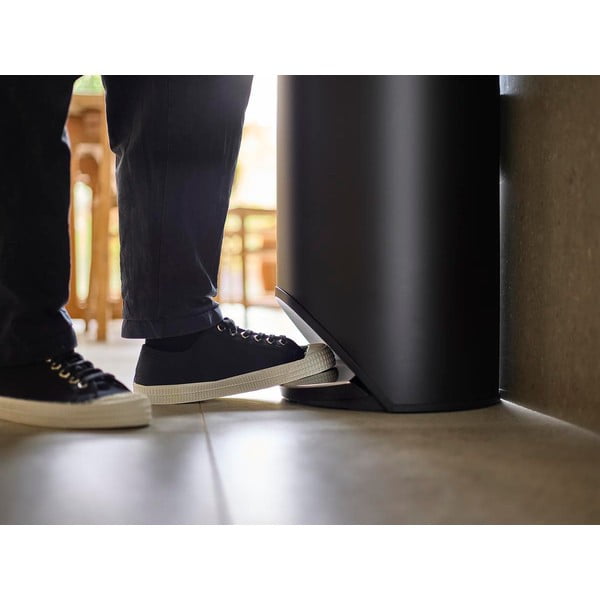 Mat črn kovinski koš za smeti s pedalom 30 l Arc – Joseph Joseph-image-3