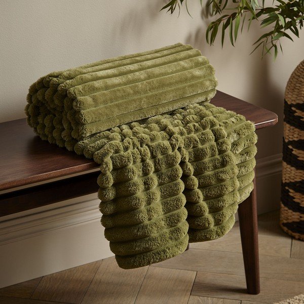 Odeja iz mikropliša 130x170 cm Cosy Ribbed – Catherine Lansfield-image-1