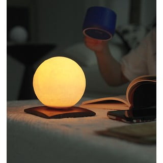 Temno rjava LED namizna svetilka iz masivnega oreha (višina 13 cm) Smart LunaSpin – Gingko