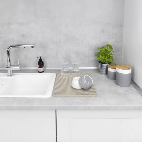 Bež gumijasta odcejalna podloga 40x30 cm Maxi – Wenko-image-1