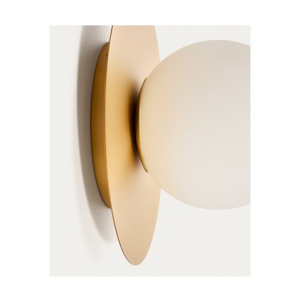 Bela/v zlati barvi stenska svetilka ø 25 cm Brisia – Kave Home-image-3