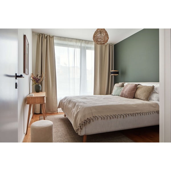 Svetlo siva oblazinjena zakonska postelja s prostorom za shranjevanje z letvenim dnom 160x200 cm Lotte – Meise Möbel-image-1