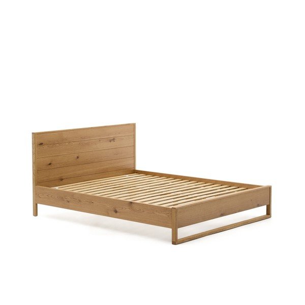 Zakonska postelja iz masivnega hrasta z letvenim dnom 180x200 cm v naravni barvi Alguema – Kave Home