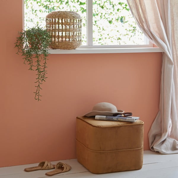 Žameten tabure v zlati barvi Kiki – Light & Living-image-4