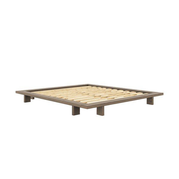 Rjava zakonska postelja iz masivnega bora z letvenim dnom 180x200 cm Japan – Karup Design