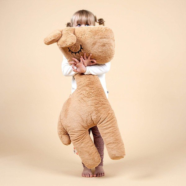 Gorčično rumena plišasta igrača Raffi - Done by Deer-image-1