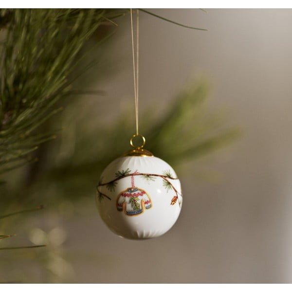 Porcelanast božični okrasek ø 6 cm Hammershøi Christmas Bauble 2025 – Kähler Design-image-1