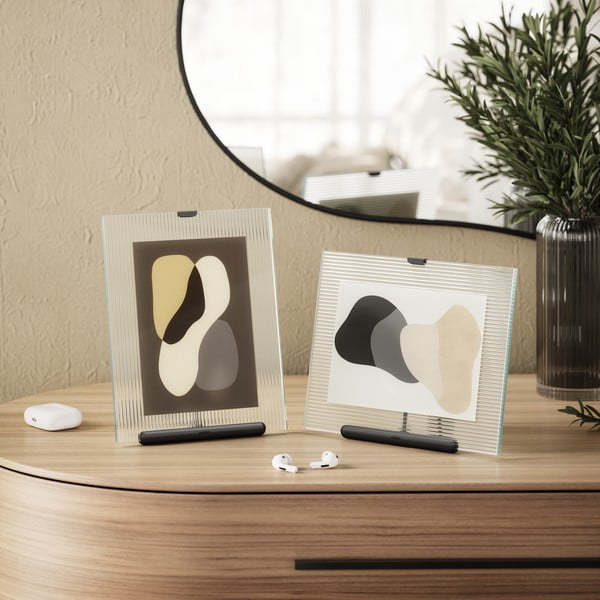 Črn steklen stoječ okvir 19x23 cm Flute – Umbra-image-1