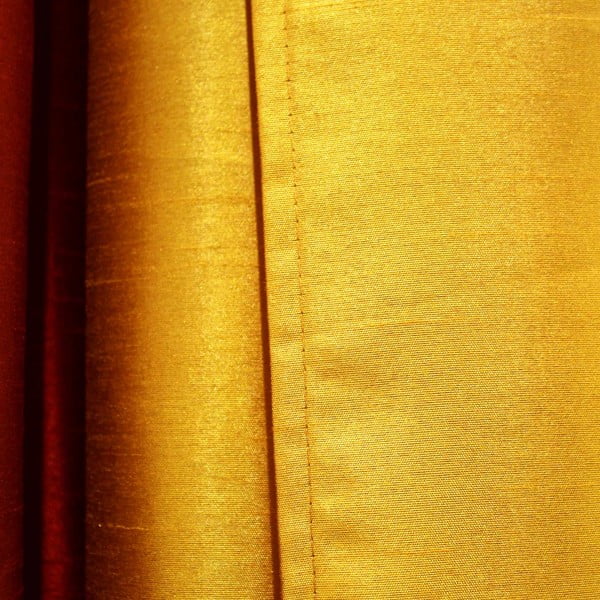 Rumena zavesa iz mikrosatena 140x240 cm Shana – douceur d'intérieur-image-4