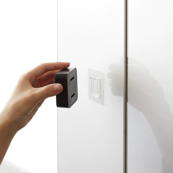 Črno plastično držalo za kuhinjske krpe z namestitvijo brez vrtanja Film Hook – YAMAZAKI-image-3