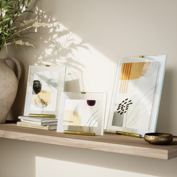 Steklen stoječ okvir v zlati barvi 19x23 cm Flute – Umbra-image-1