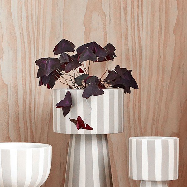 Okrasni cvetlični lonec iz kamenine ø 15 cm Toppu – OYOY Living Design-image-1