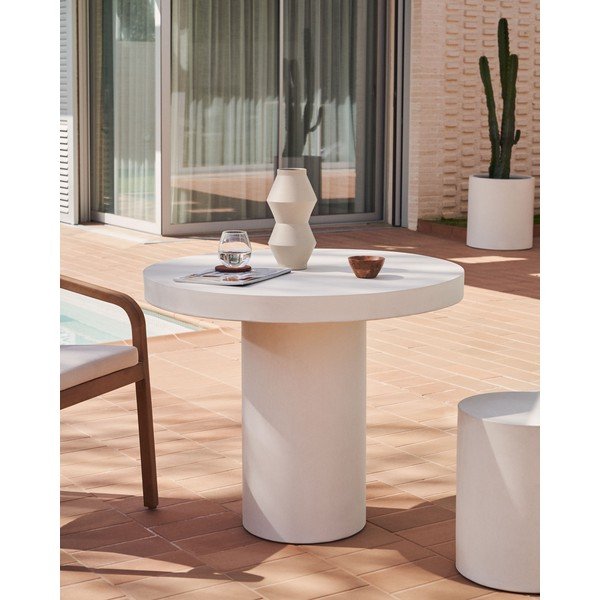 Betonska okrogla vrtna miza ø 90 cm Aiguablava – Kave Home-image-1