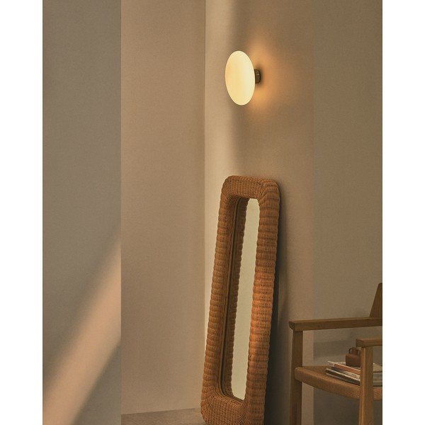Bela/v srebrni barvi stenska svetilka ø 26 cm Bamila – Kave Home-image-2
