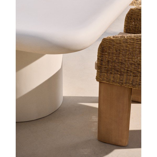 Betonska vrtna miza 135x135 cm Addaia – Kave Home-image-3